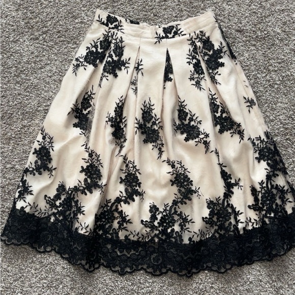 Forever 21 Lace Midi Skirt - Picture 2 of 5